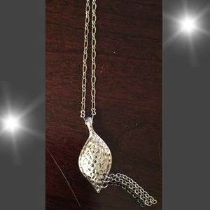 NEVER WORN Lia Sophia Fine Art necklace, 16-19”